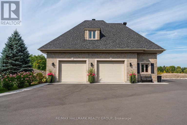 28953409/3285-front-road-s/east-hawkesbury-twp/east-hawkesbury/ontario/K6A2R2_18