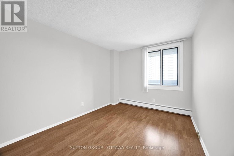 28727418/711-1171-ambleside-drive/woodroffe/ottawa/ontario/K2B8E1_23