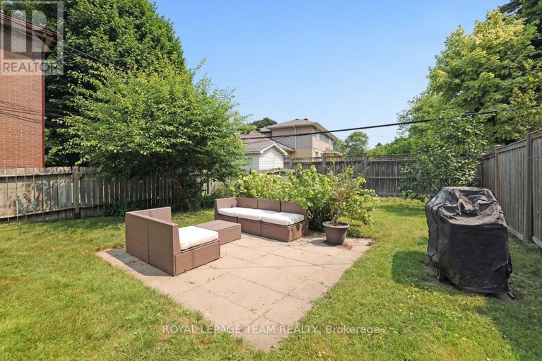28576790/807-maplecrest-avenue/mckellar-heightsglabar-park/ottawa/ontario/K2A2Z7_30