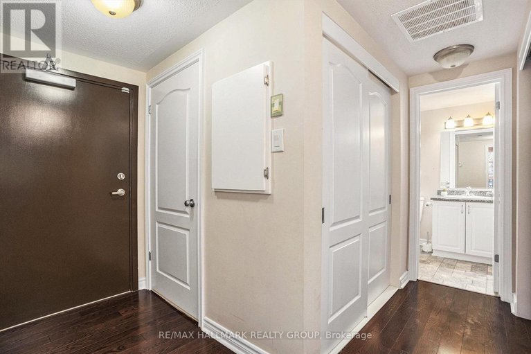 29027462/101-120-montblanc-private/convent-glen-north/ottawa/ontario/K1C0B1_5