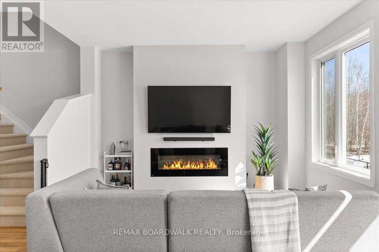 29543323/297-labelle-street/embrun/russell/ontario/K0A1W0_26