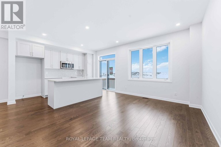 28486435/742-fairline-row/emerald-meadowstrailwest/ottawa/ontario/K2V0V7_9