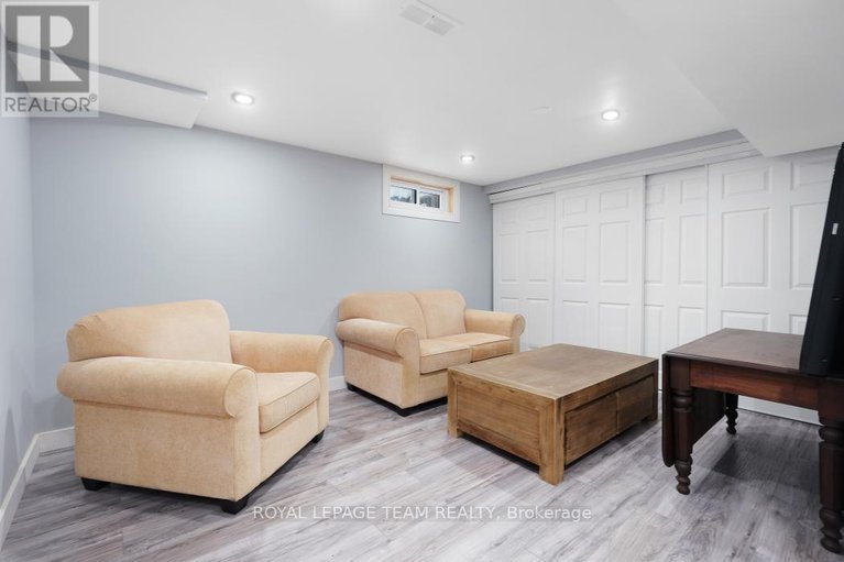 29256594/52-alison-korn-private/bells-corners/ottawa/ontario/K2H8M6_25