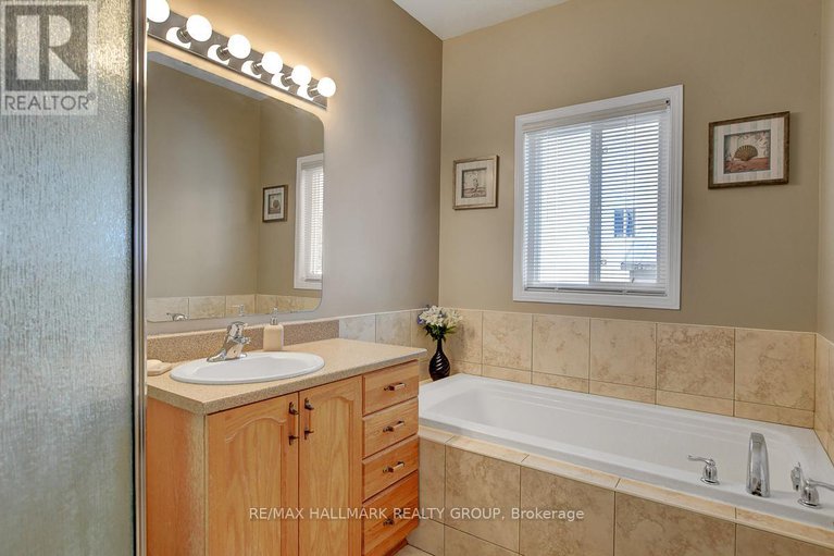 28826972/343-quartz-avenue/town-of-rockland/clarence-rockland/ontario/K4K0A2_25
