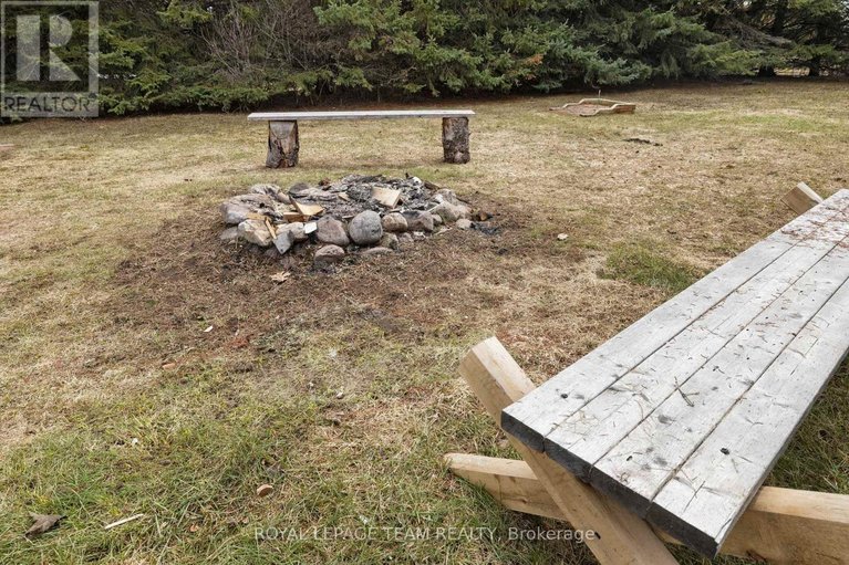 29577963/1386-johnston-drive/greely/ottawa/ontario/K4P1A6_30