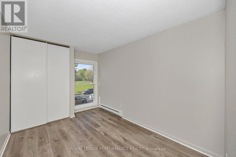 28307162/56-820-cahill-drive-w/hunt-club/ottawa/ontario/K1V9K4_21
