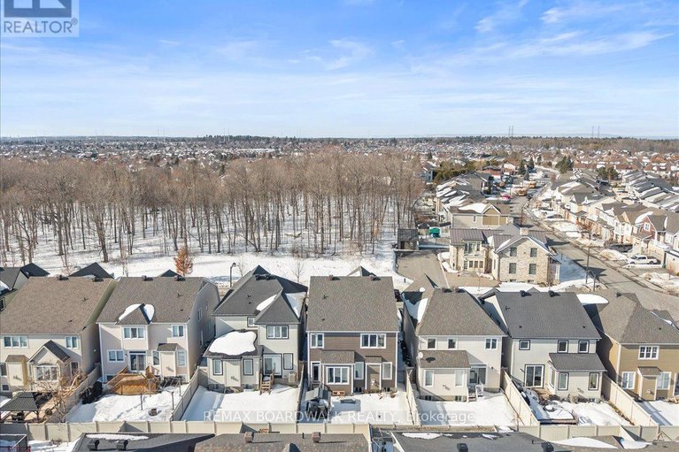 29434197/130-pinelock-street/emerald-meadowstrailwest/ottawa/ontario/K2M0L5_39