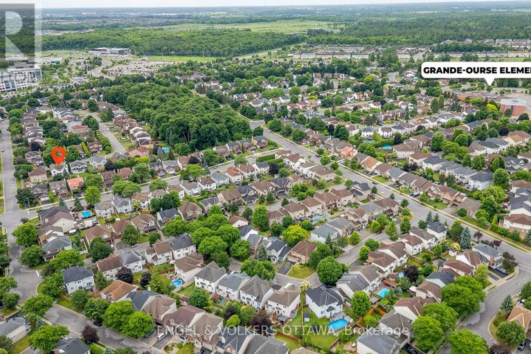 28550043/4-collingwood-crescent/morgans-grantsouth-march/ottawa/ontario/K2K2G6_45