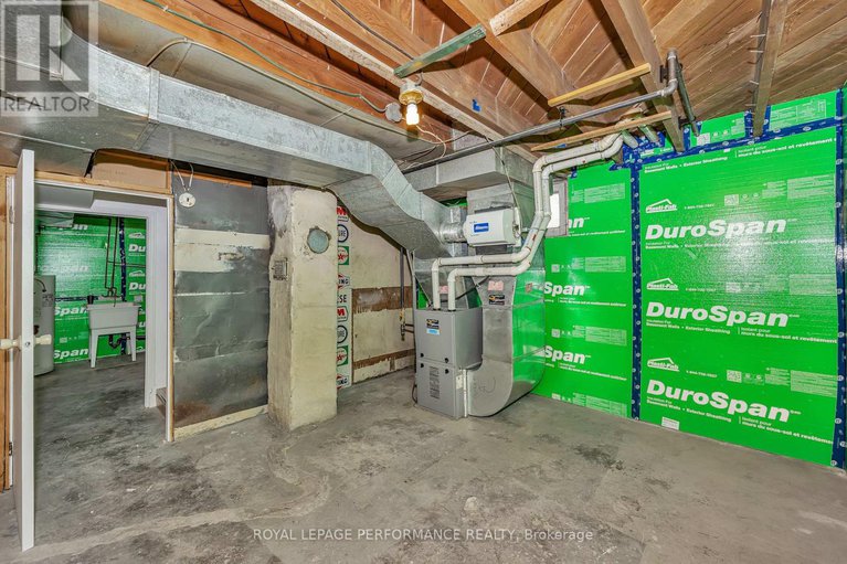 28423853/195-baribeau-street/vanier/ottawa/ontario/K1L7R4_39