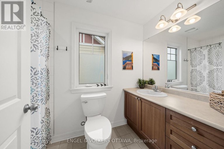 29623867/566-erinwoods-circle/stonebridge/ottawa/ontario/K2J5M8_29