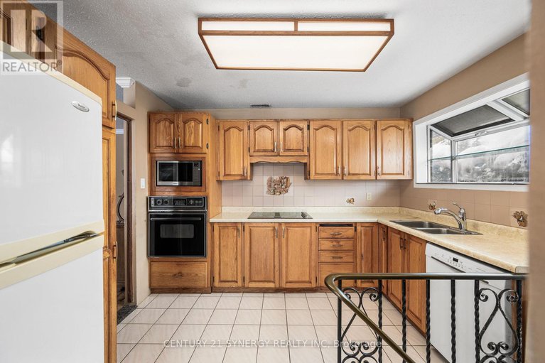 29356167/2414-joliffe-street/hawthorne-meadows/ottawa/ontario/K1G1G9_13