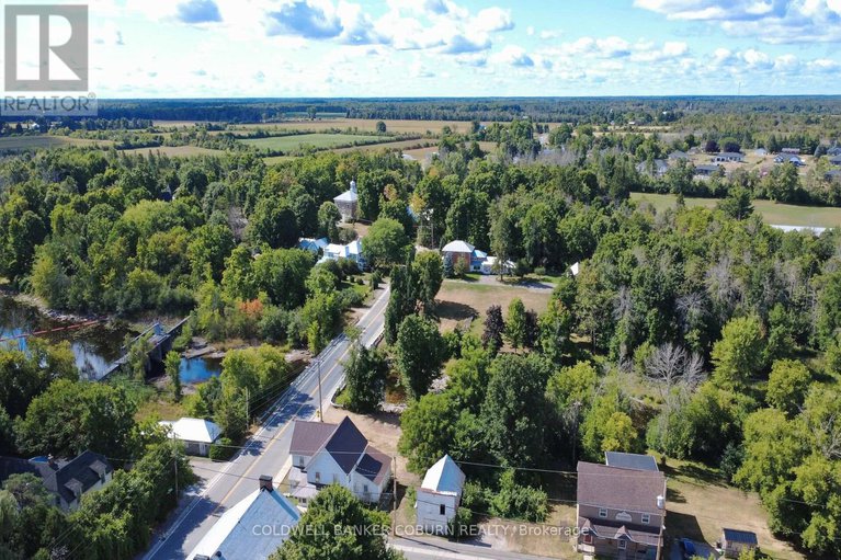 28761118/5-water-street/north-grenville-twp-kemptville-south/north-grenville/ontario/K0G1S0_30