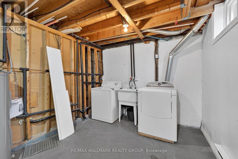 29254811/3219-stockton-drive/blossom-parkkemp-parkfindlay-creek/ottawa/ontario/K1T1S3_39