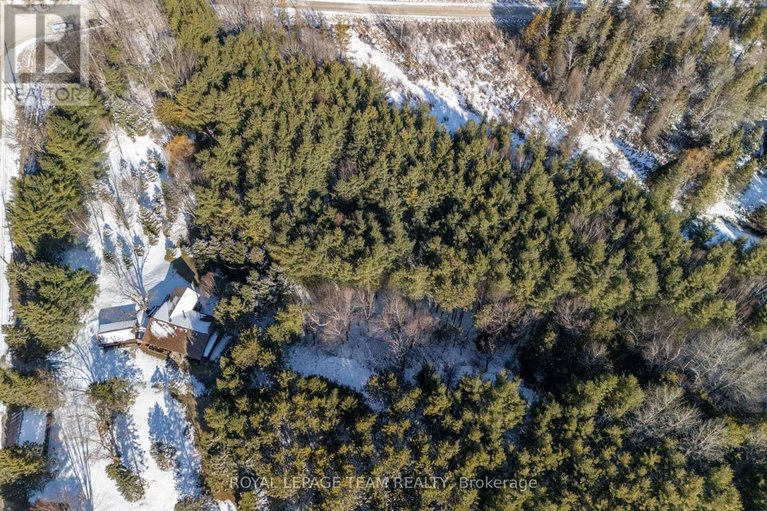 29606230/5202-mcdonlads-corners-road/lanark-highlands-dalhousie-twp/lanark-highlands/ontario/K0G1M0_44