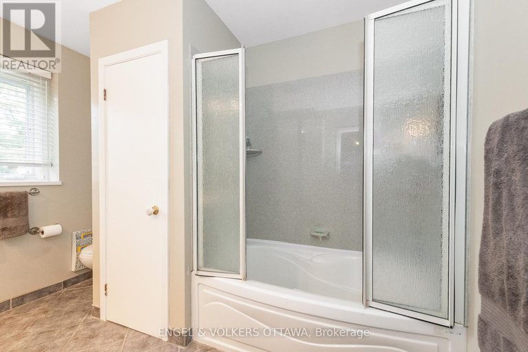 28818666/899-dresden-crescent/whitehaven/ottawa/ontario/K2B5H8_16