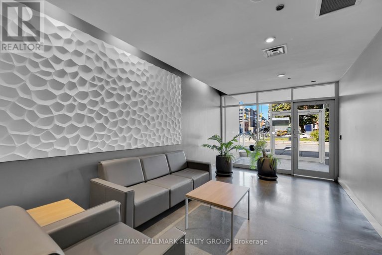 29469029/210-180-york-street/lower-townbyward-market/ottawa/ontario/K1N1J6_2