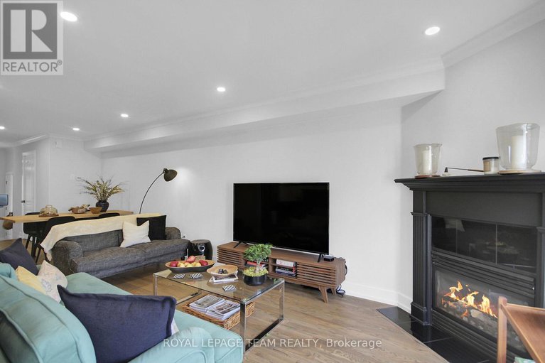 28677603/112-talltree-crescent/stittsville-central/ottawa/ontario/K2S0A9_8