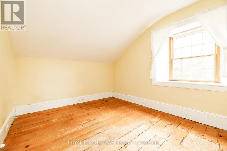 29098667/3651-burritts-rapids-road/north-grenville-twp-kemptville-south/north-grenville/ontario/K0G1N0_39