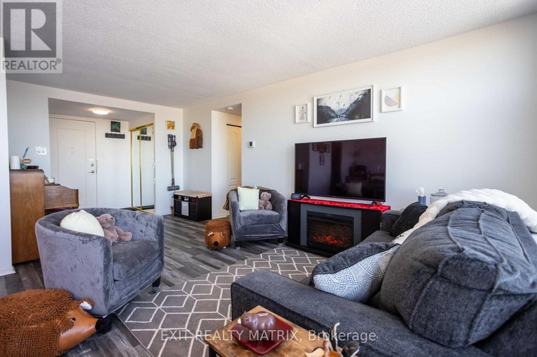 29349666/1007-2759-carousel-crescent/emerald-woodssawmill-creek/ottawa/ontario/K1T2N5_12