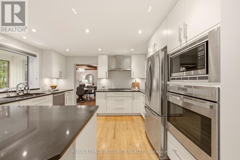 29618053/68-beaver-ridge/city-viewskylinefisher-heightsparkwood-hills/ottawa/ontario/K2E6E4_16