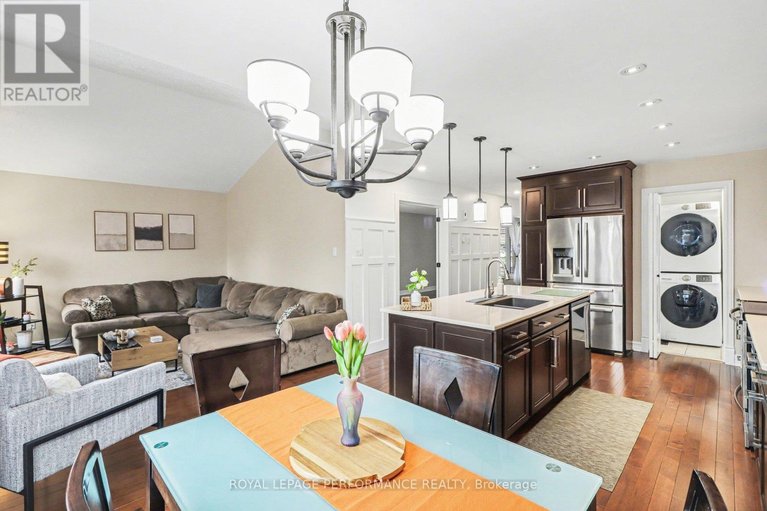 29602570/1006-sheenboro-crescent/fallingbrookpineridge/ottawa/ontario/K4A3M8_11