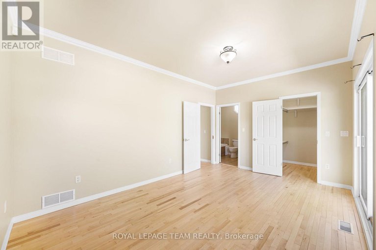 28382837/2911-ahearn-avenue/britannia/ottawa/ontario/K2B7A1_16