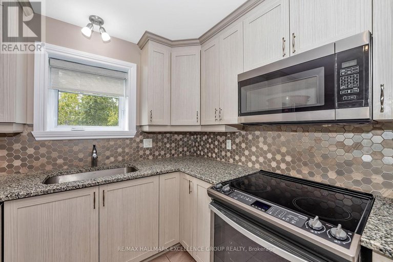 28810909/214-290-masters-lane/town-of-rockland/clarence-rockland/ontario/K4K0K5_12