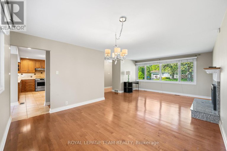 28386373/3-millbrook-crescent/city-viewskylinefisher-heightsparkwood-hills/ottawa/ontario/K2E5B6_7