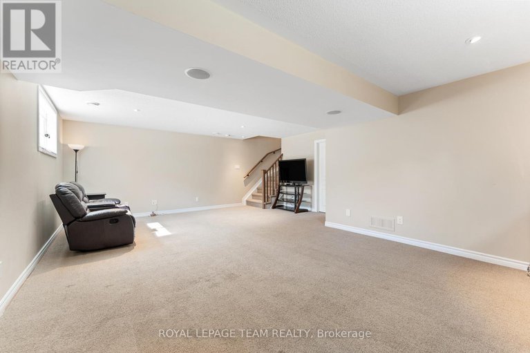 28387113/316-sugar-pine-crescent/bridlewood/ottawa/ontario/K2M0B1_38