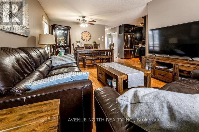 29413280/894-lise-crescent/town-of-rockland/clarence-rockland/ontario/K4K1G8_4