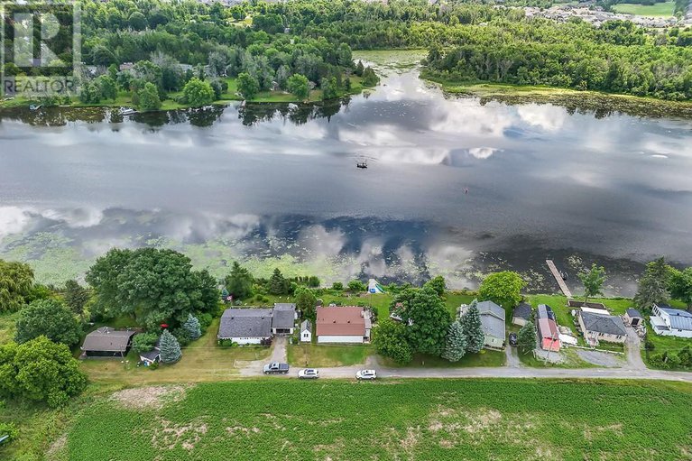 28596682/2986-beaman-lane/rideau-twp-s-of-reg-rd-6-w-of-mccordick-rd/ottawa/ontario/K0G1J0_3