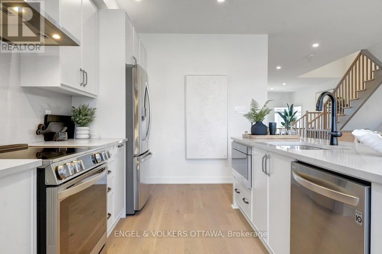 29008801/2006-allegrini-terrace/emerald-meadowstrailwest/ottawa/ontario/K2S2S7_19