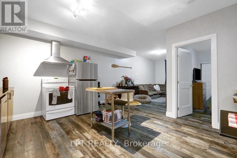 28586260/319-glynn-avenue/overbrookcastle-heights/ottawa/ontario/K1K1R9_36