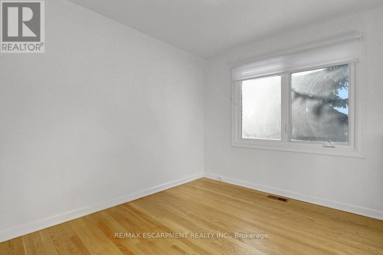 29633937/31-bellfield-street/bayshore/ottawa/ontario/K2B6K7_29