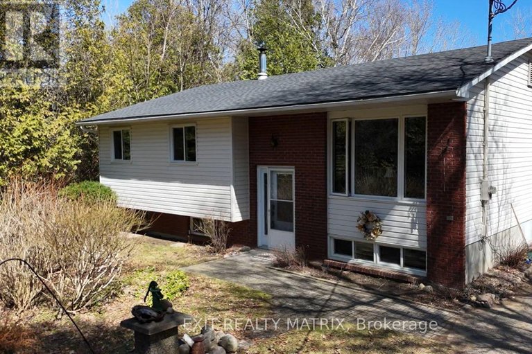 29643088/1202-french-settlement-road/north-grenville-twp-kemptville-east/north-grenville/ontario/K0G1J0_1