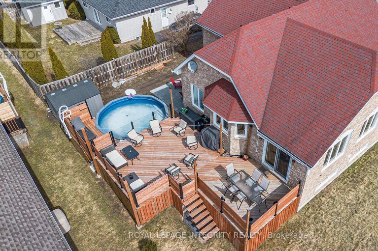 29409761/55-rowan-drive/morrisburg/south-dundas/ontario/K0C1X0_24