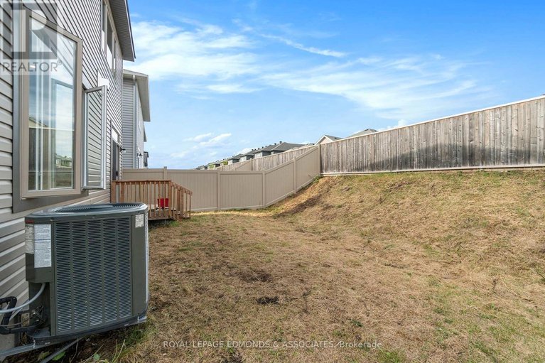 29590349/616-enclave-lane/town-of-rockland/clarence-rockland/ontario/K4K0M8_32