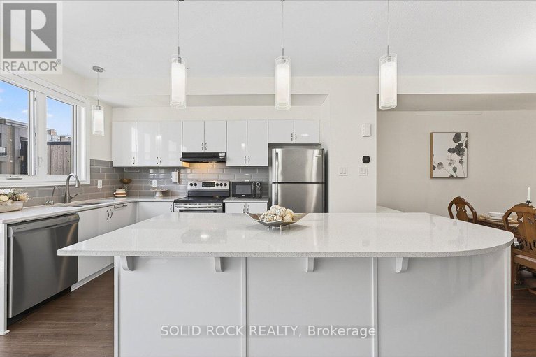 28928502/520-ozawa-private/cfb-rockcliffe-and-area/ottawa/ontario/K1K4Z8_14