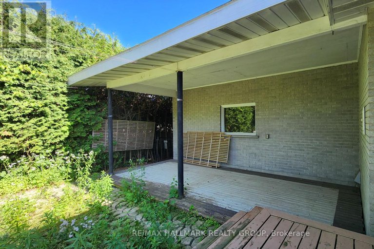 28090289/447-roger-road/alta-vistafaircrest-heights/ottawa/ontario/K1H5B7_35