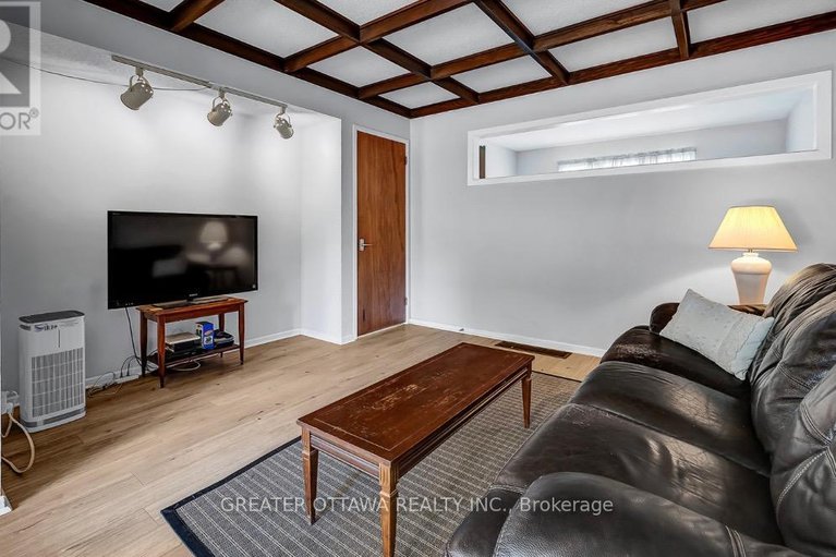 27904178/15-rutherford-crescent-s/beaverbrook/ottawa/ontario/K2K1N1_10