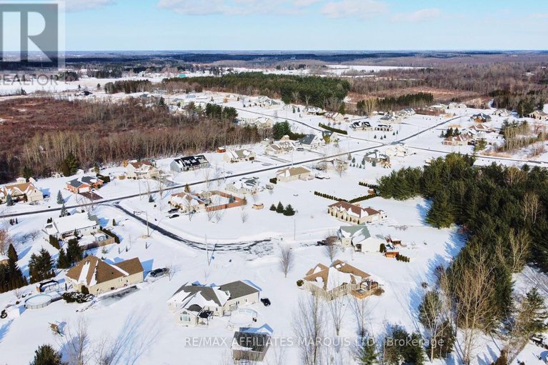 29281457/6574-adrian-court/south-glengarry-charlottenburgh-twp/south-glengarry/ontario/K6H7J1_42