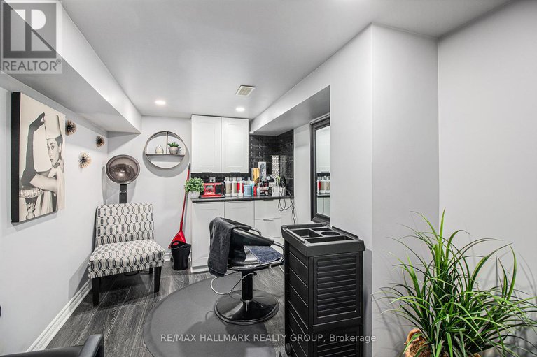 28598601/716-percifor-way/mer-bleuebradley-estatesanderson-park/ottawa/ontario/K1W0E4_22