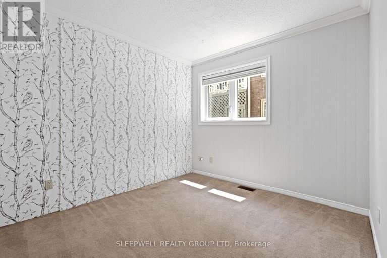 28620824/55-waterford-drive/pineglencountry-place/ottawa/ontario/K2E7V4_31