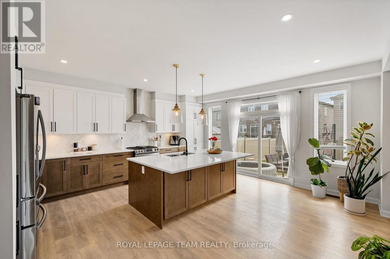 29682994/98-ralph-erfle-way/half-moon-bay/ottawa/ontario/K2J6W2_16
