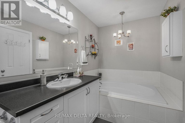 29651790/2225-marble-crescent/town-of-rockland/clarence-rockland/ontario/K4K0G9_20