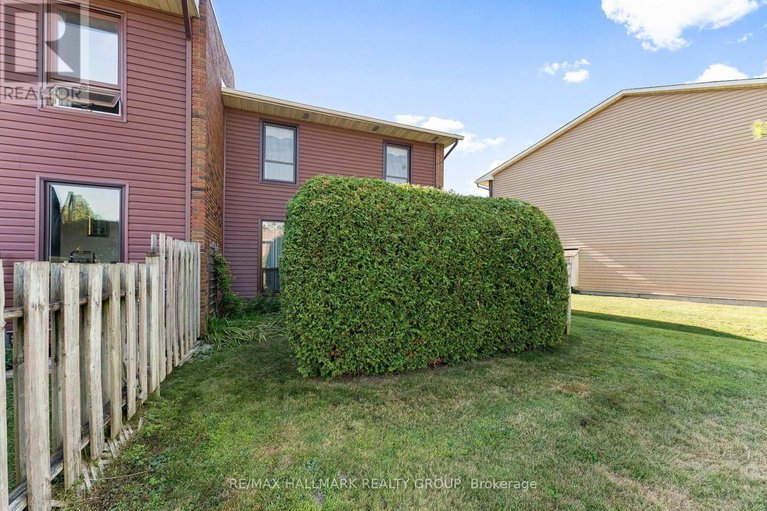 28818495/26-c-arnold-drive/arbeatha-park/ottawa/ontario/K2H6V9_32