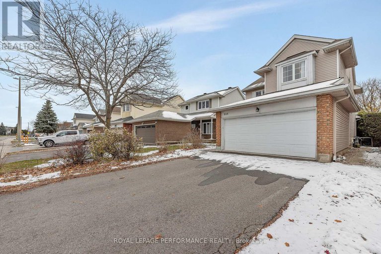 29232445/644-valin-street/fallingbrookgardenway-south/ottawa/ontario/K4A3S9_1