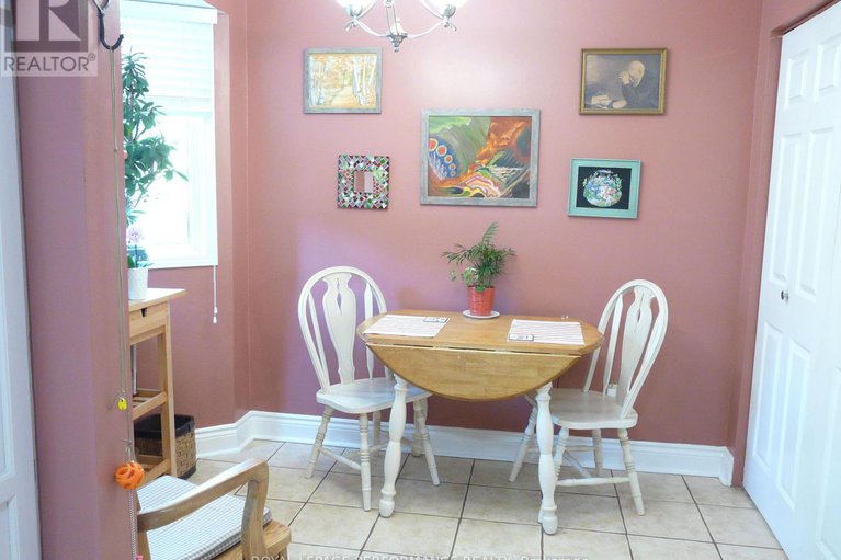 28923517/1473-waltham-street/sawmill-creektimbermill/ottawa/ontario/K1T2T5_13