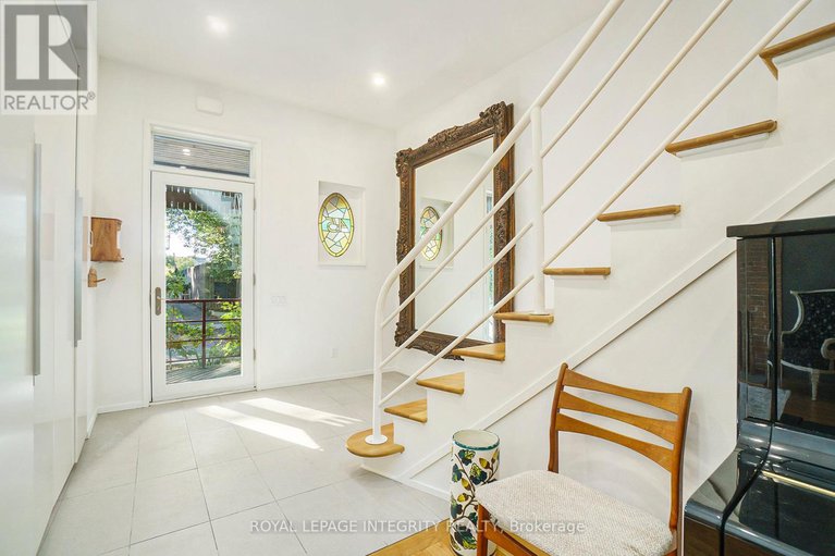 28914148/45-mcleod-street/ottawa-centregolden-triangle/ottawa/ontario/K2P0Z4_3