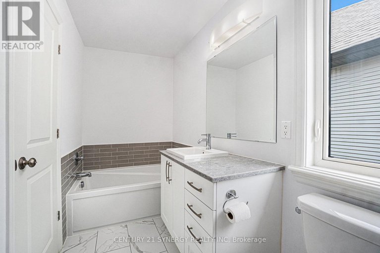 29031915/345-cornice-street/mer-bleuebradley-estatesanderson-park/ottawa/ontario/K4B1H9_25